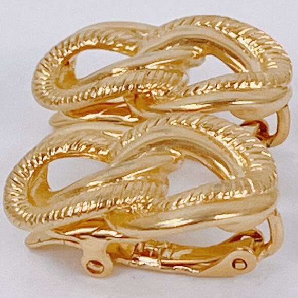 VTG Signed Trifari Clip On Earrings Brilliant Gold Tone Interlocking Rope Loops - Picture 3 of 12